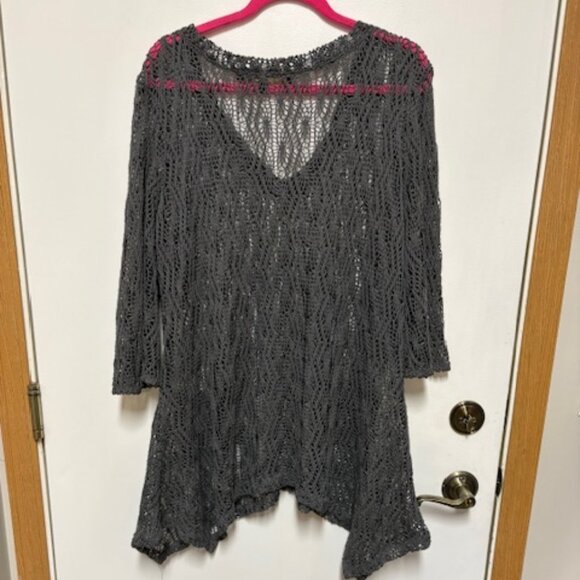 FRENCH BAZAAR WOMENS CROCHET FLARED 3/4 SLEEVE ASYMETICAL TUNIC. SZ. XL - Picture 3 of 3